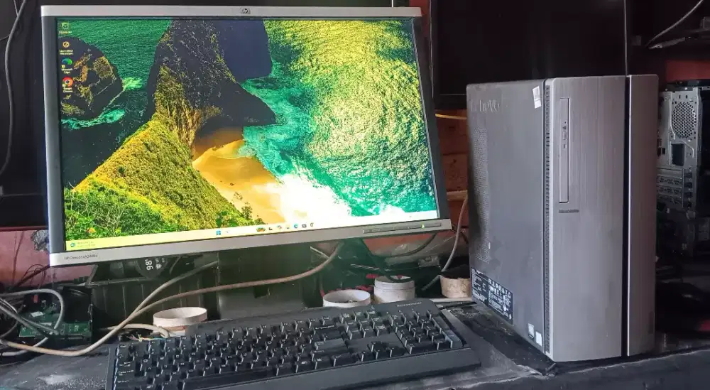 Pc Fullset Core i5 Gen 7 Ram 8 Gb Ssd + Hdd Monitor 24 inch