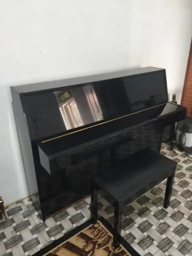 Di jual piano YAMAHA LU90 PE