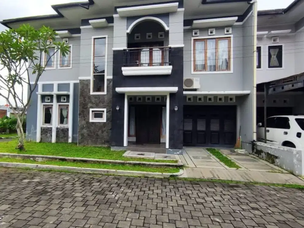 Rumah Mewah Dalam Perumahan Condongcatur Depok Sleman