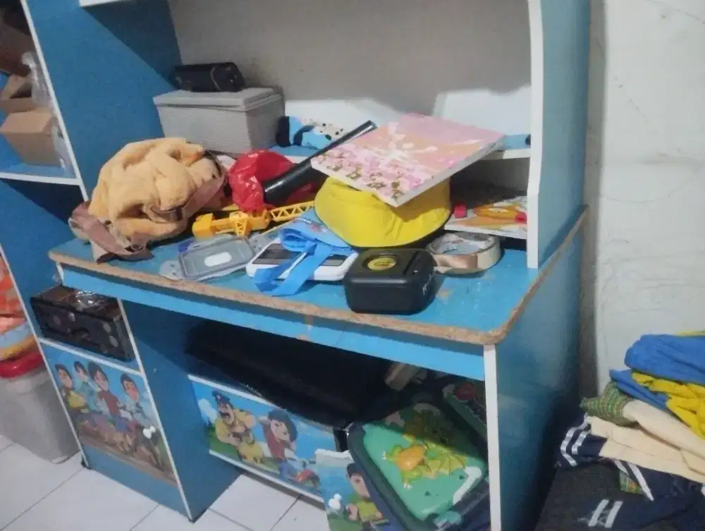 Meja Belajar Masih Sangat Layak
