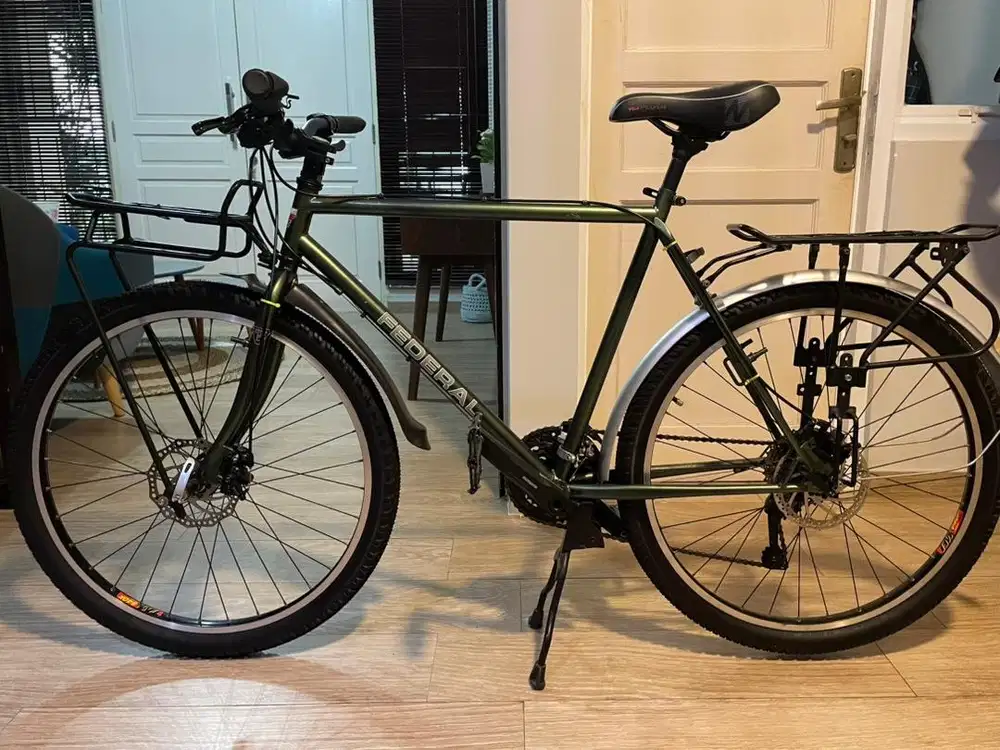 Custom commuter bike