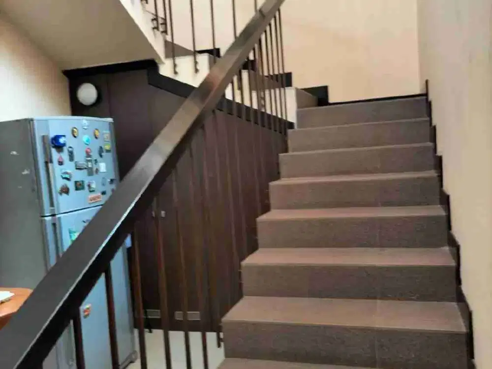 jual cepat rumah bagus semi furnished di taman Kopo indah 2