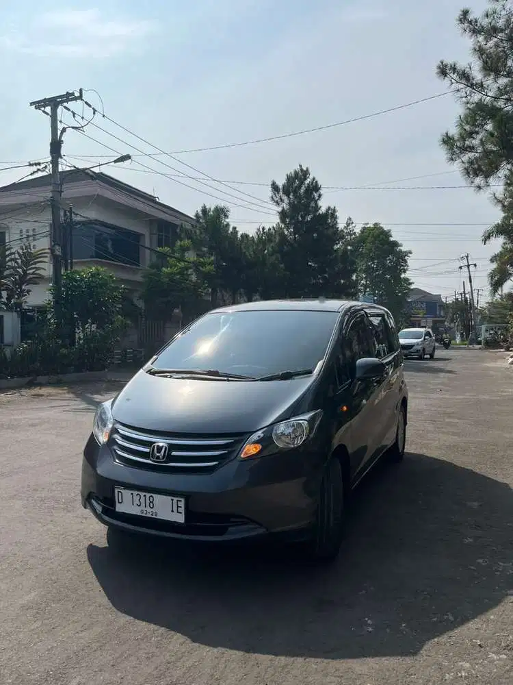 Honda Freed 2010 Bensin