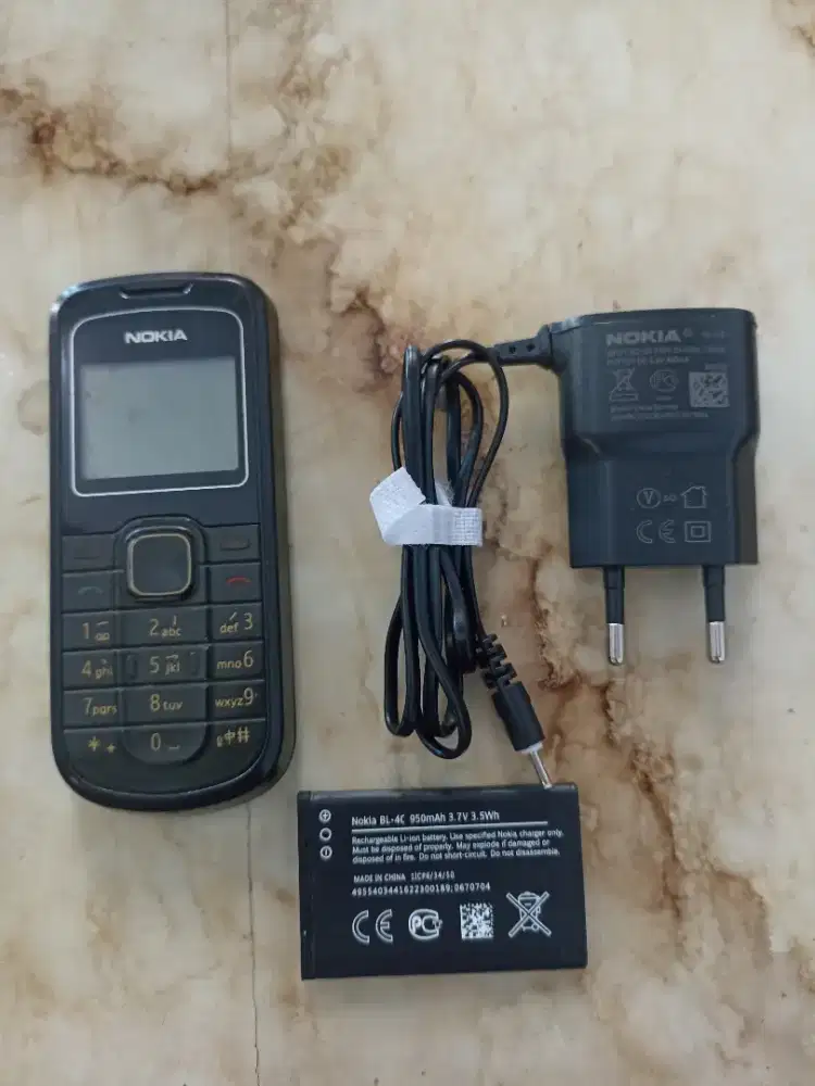 nokia 1202 (bekas bapak saya)