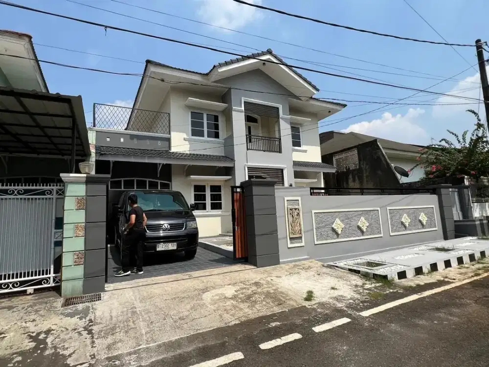 Dijual Rumah Billymoon Duren Sawit 2 lantai siap huni baru renovasi akses 2 mobil