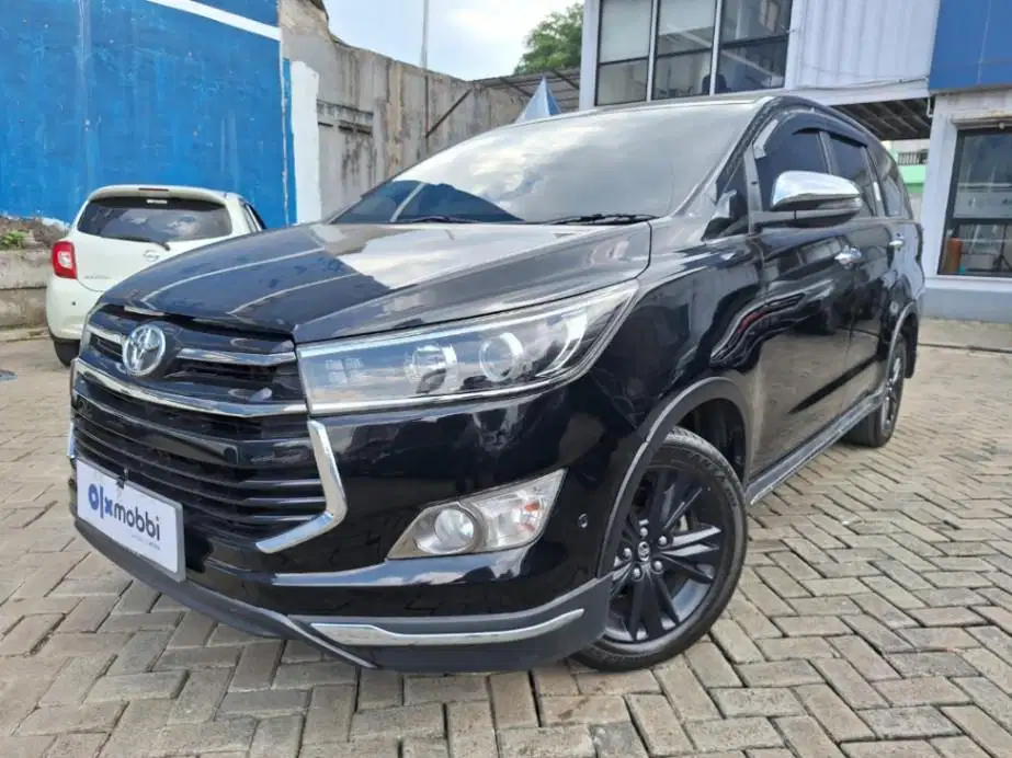 Toyota Kijang Innova 2.4 Venturer Solar-AT 2020 Hitam