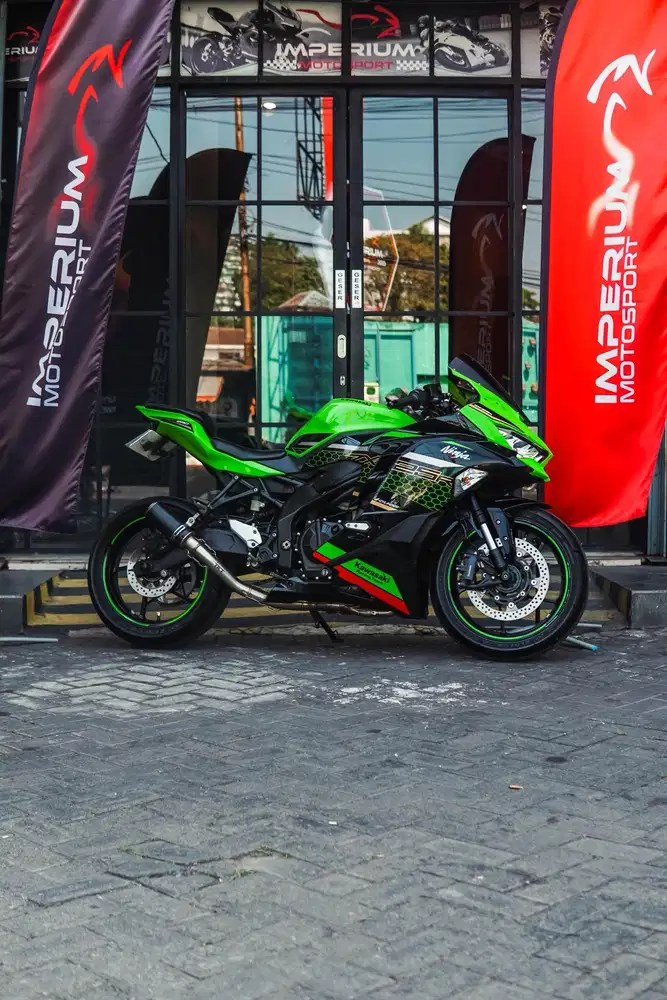 ZX 25R 2021 RARE LIVERY HONEYCOMB