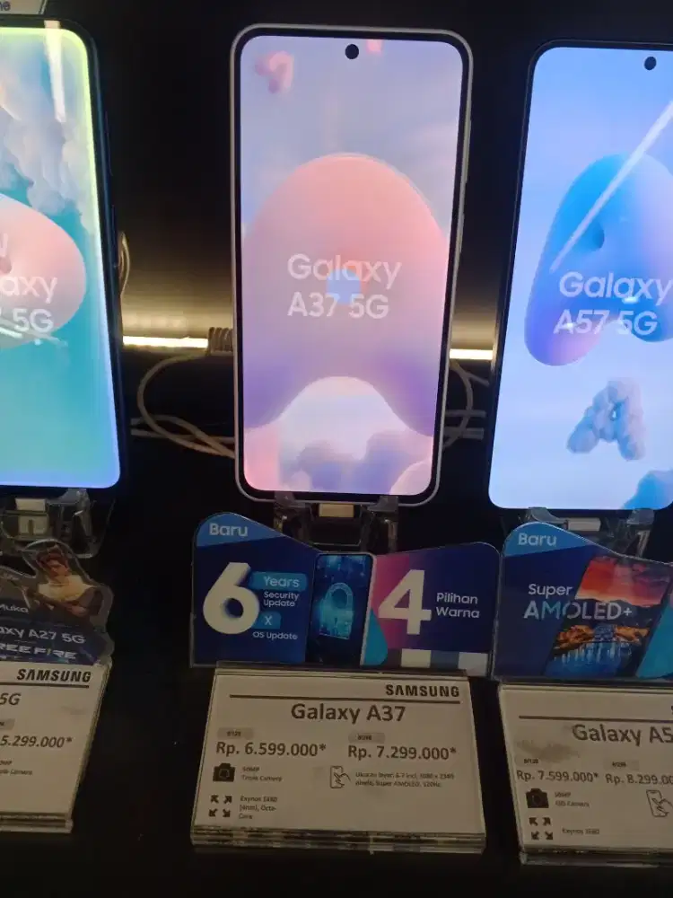 SAMSUNG Galaxy A37