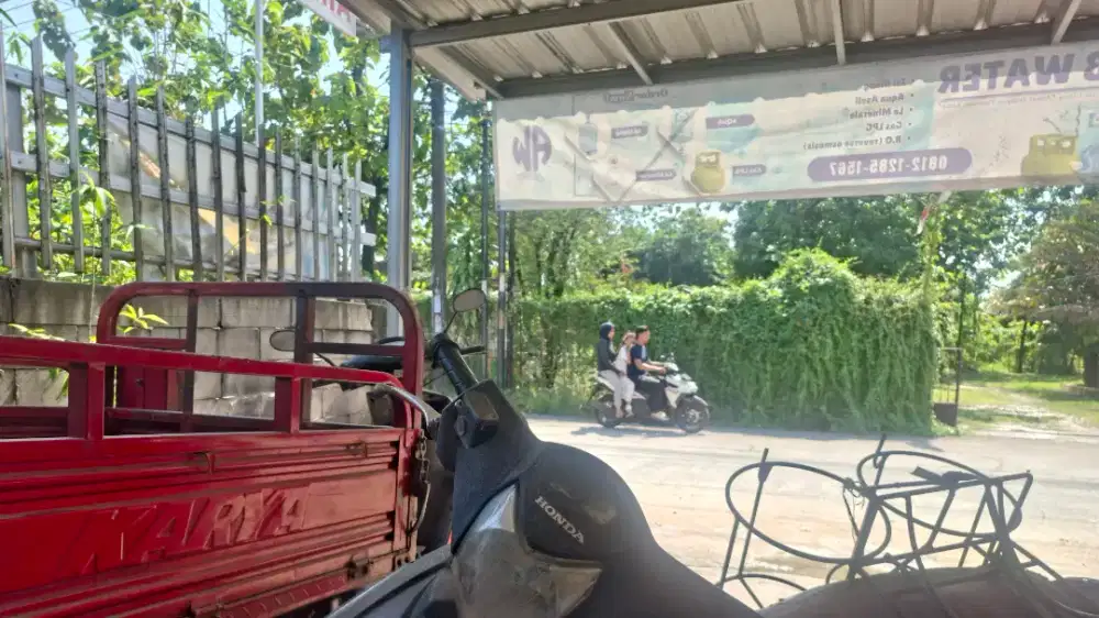 Karyawan depot air