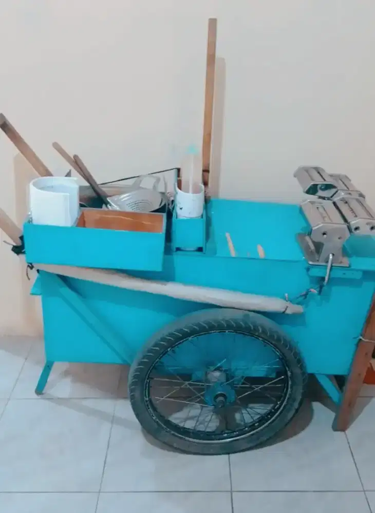 Mitra penjual cemilan keliling