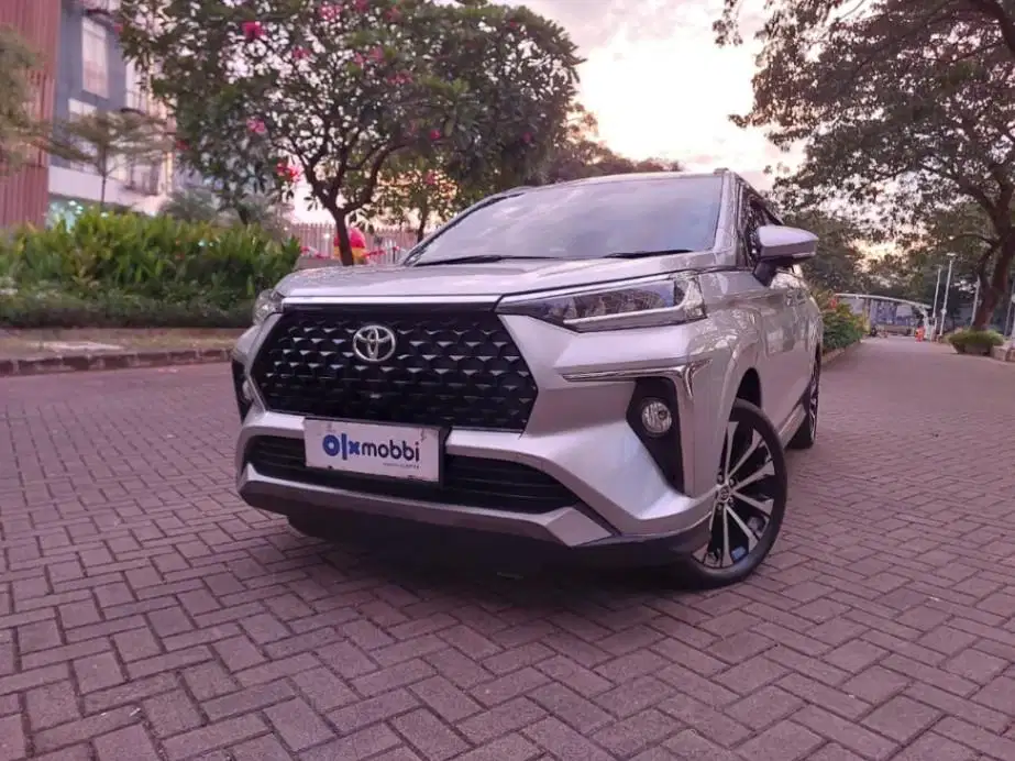 TDP 12 JT Toyota Avanza 1.5 Veloz Q Bensin-AT Silver 2022