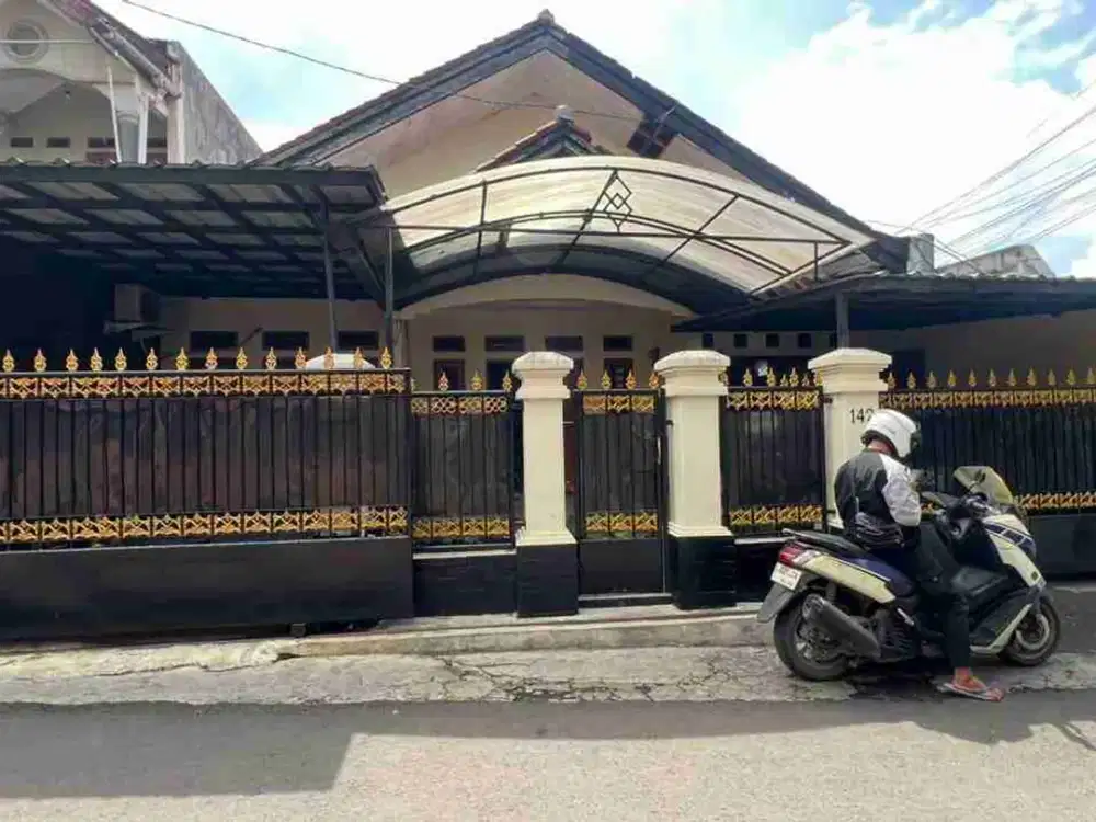 Dijual rumah luas siap huni sudah masuk harga pasar di sangat strategis di cimuncang dekat kampus widyatama bandung