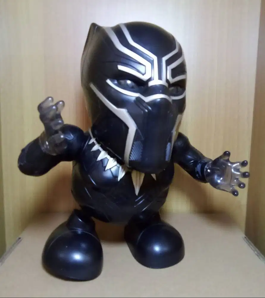 Mainan Dancing Hero Black Panther Normal