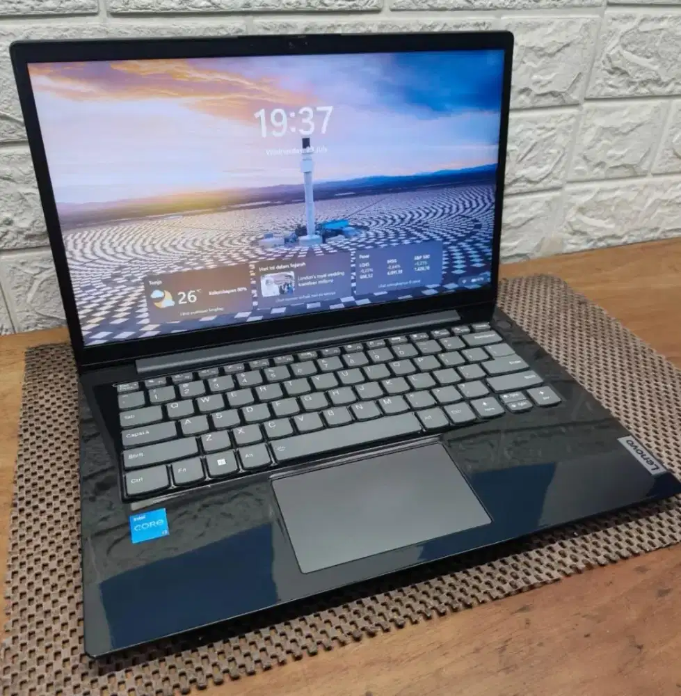 LAPTOP LENOVO V14 G2 CORE I3 GEN-11 (8/256GB) KONDISI NORMAL