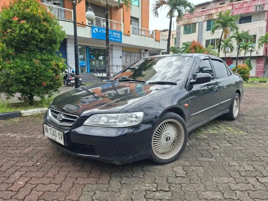 Honda Accord 2.3 VTI MT 2000 Hitam