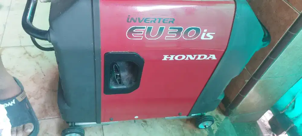 DIJUAL CEPAT – Genset Honda EU30is Inverter Original