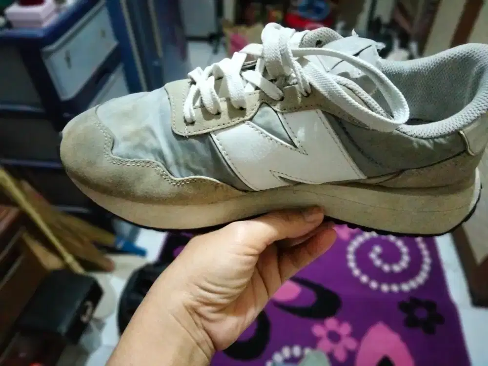 Sepatu NB 237 size 42