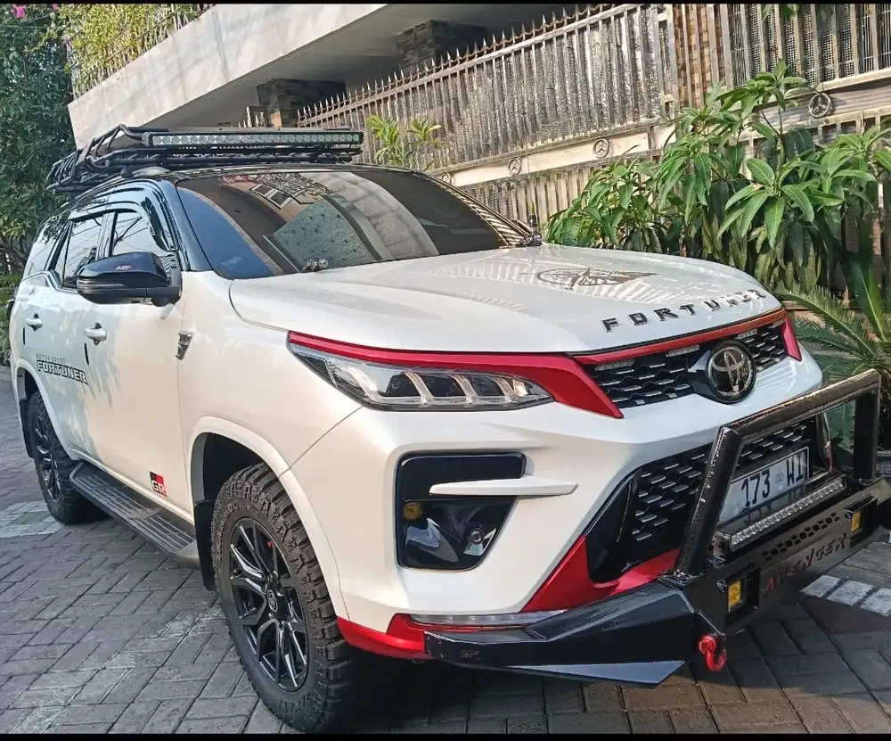 Toyota Fortuner 2.8 VRZ 4x4 AT GR Sport TSS Two Tone 2024 (Diesel)