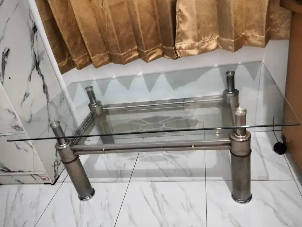 Meja Kaca Ruang Tamu Second