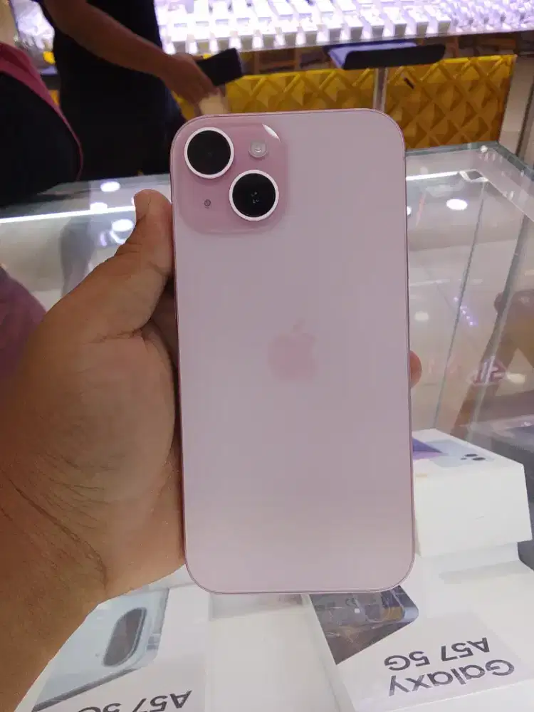 iPhone 15 128GB