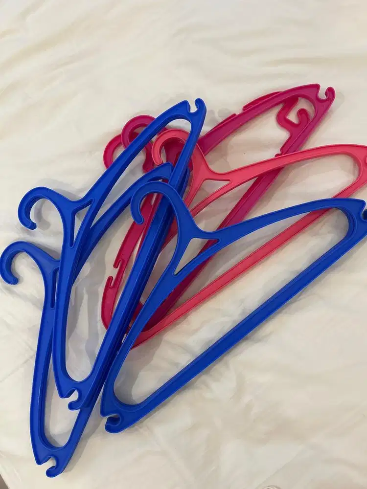 HANGER GANTUNGAN BAJU KONDISI SANGAT BAGUS