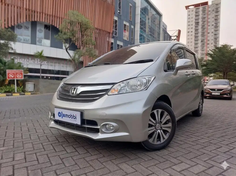 TDP 1 JUTA Honda Freed 1.5 E Bensin-AT 2013 Abu CABFD