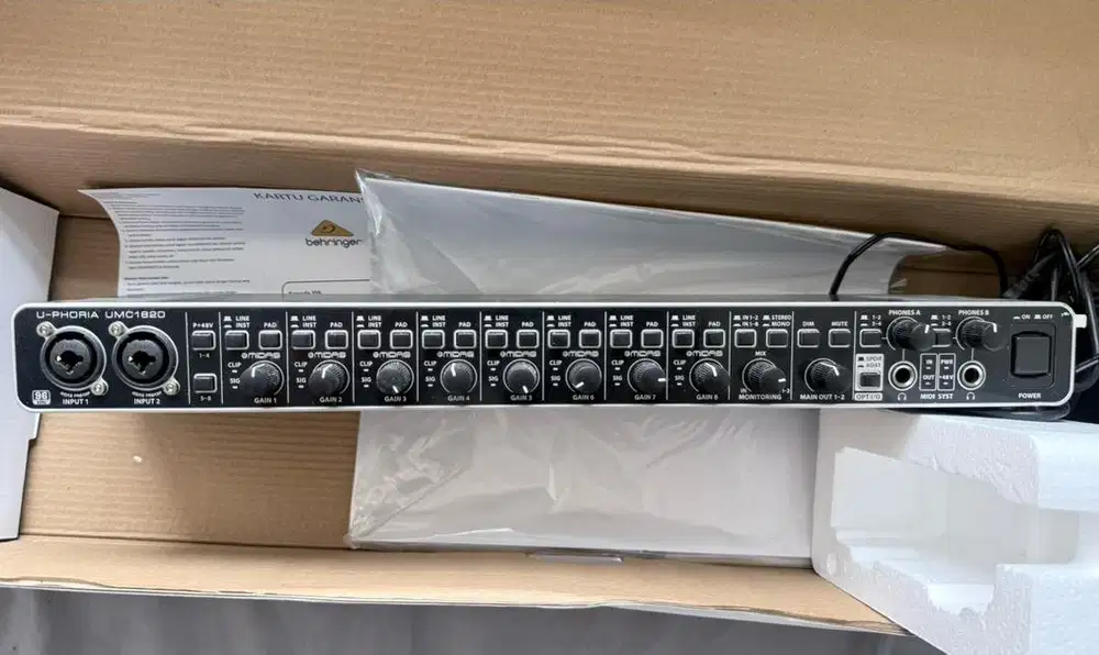 Behringer UMC 1820 8 channel