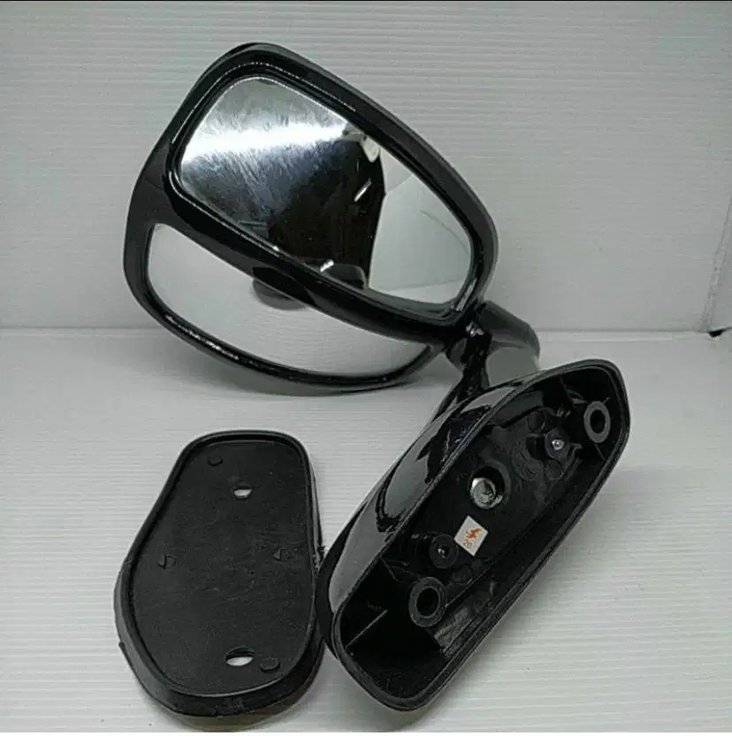 Spion kap mesin Fortuner