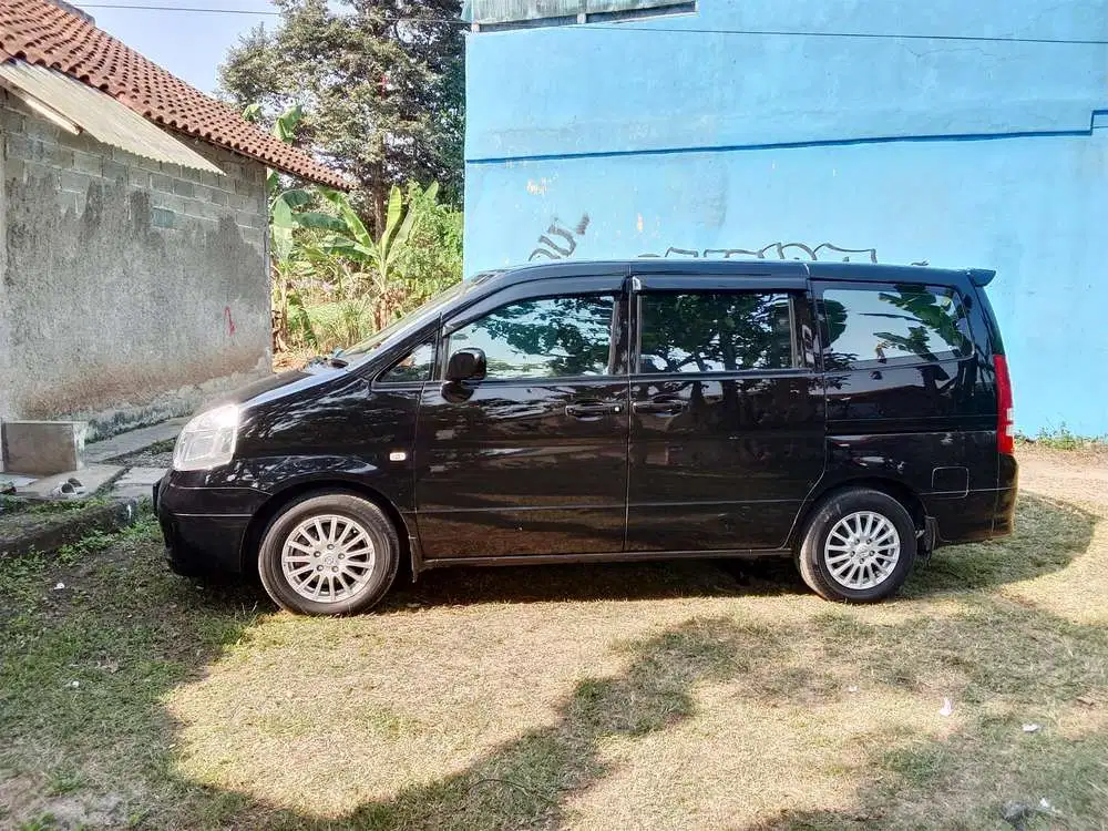 Nissan Serena 2010 Bensin