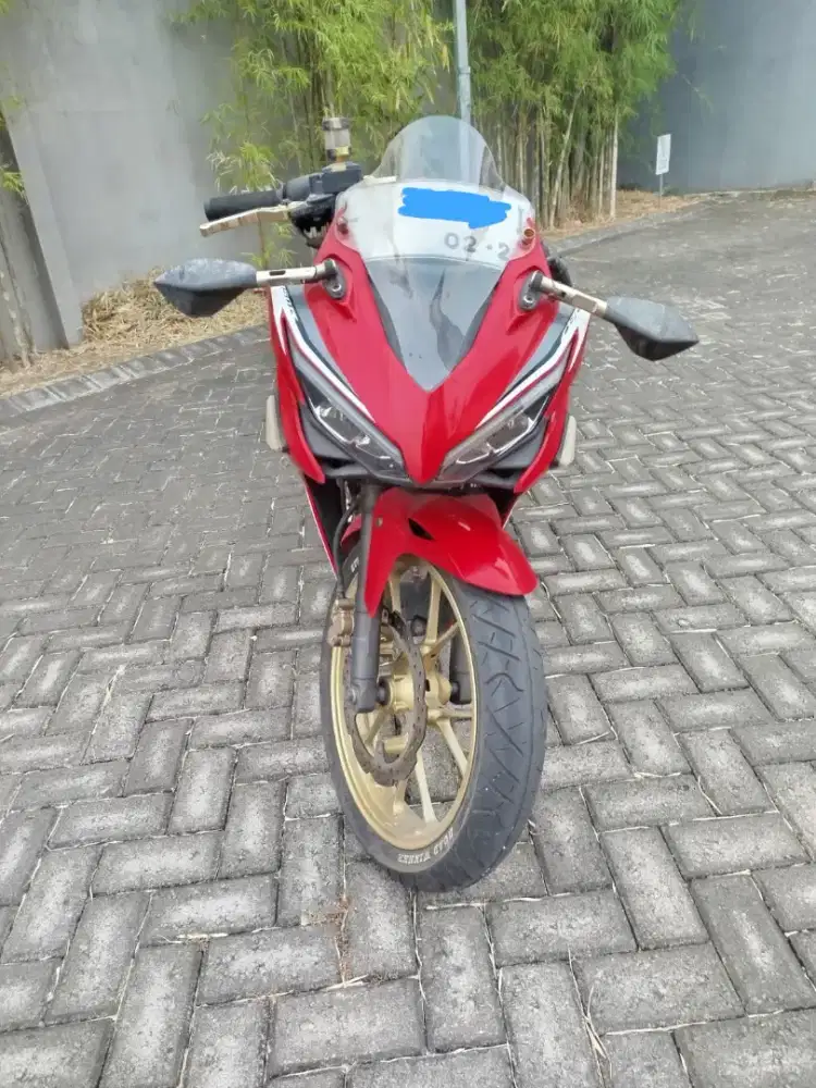 CBR 150R thn 2018 pemakaian 2019 surat lengkap jarang pakai km 19rb