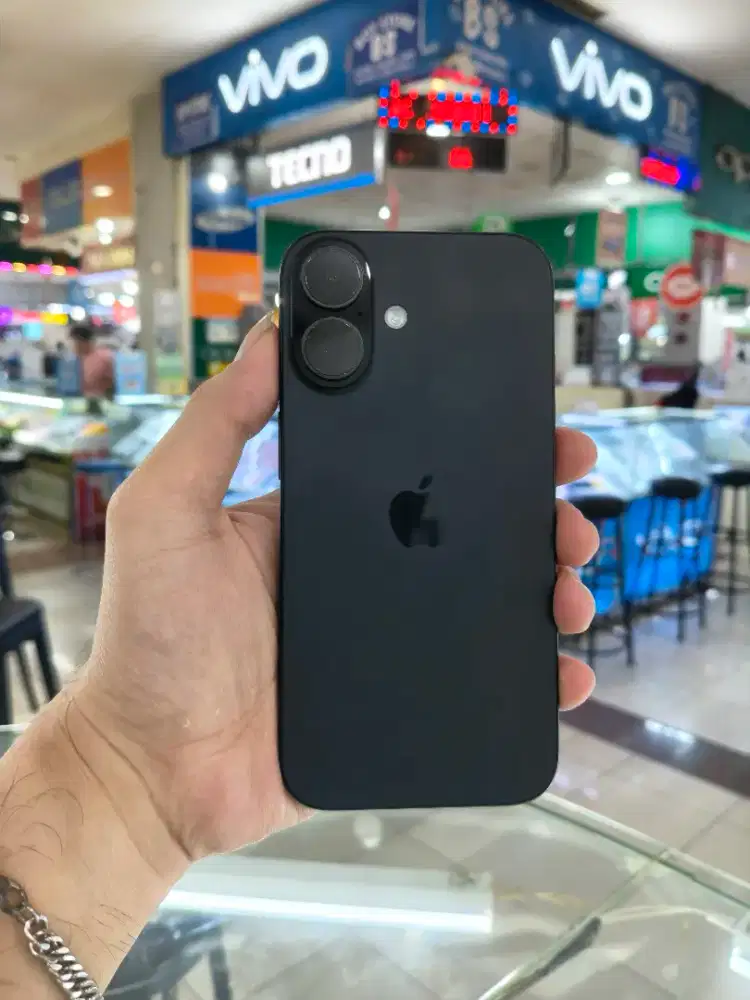 iPhone 16 128GB iBox 
Fullset Like New Hb 100%