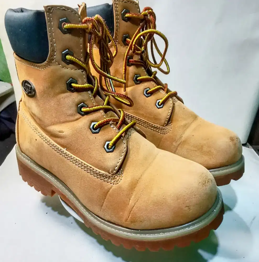 Size 40 - Lugz - Sepatu Pria Casual Kulit Keren Kekinian