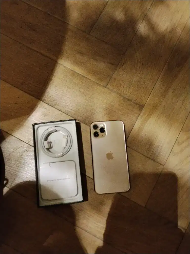 Iphone 11 pro 256gb idealnya lengkap