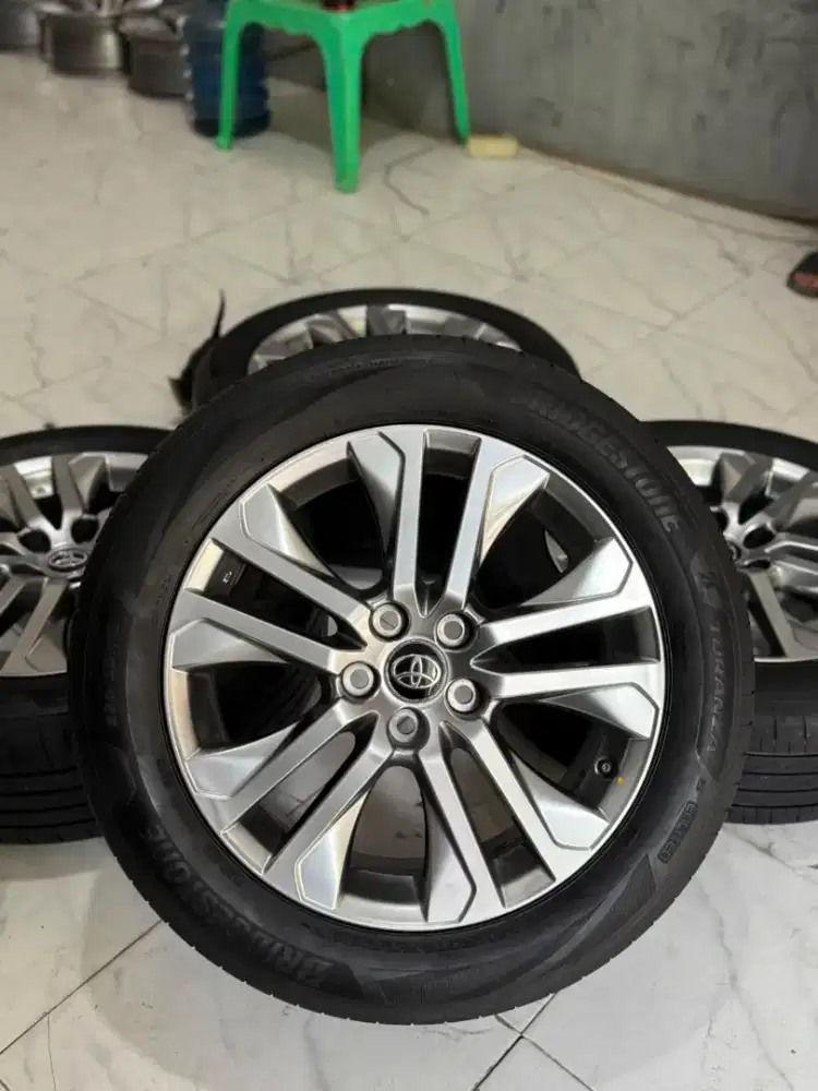 JUAL/TT VELG OEM ZENIX TIPE Q R18 VCD 5X114 BAN BS 225/55/18 85% 2025