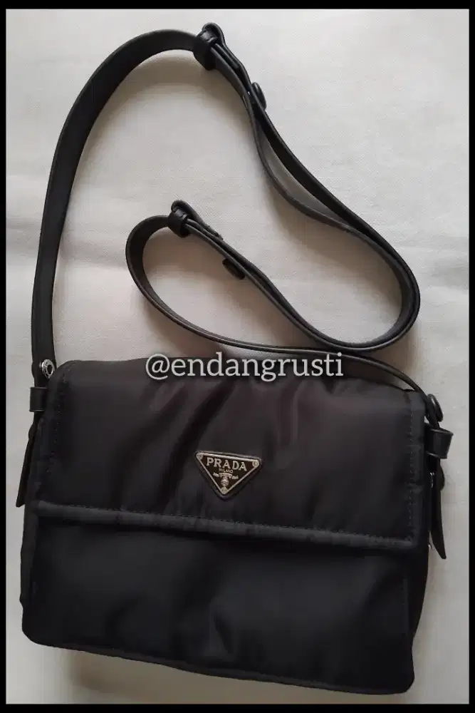Prada messenger bag nylon black like new