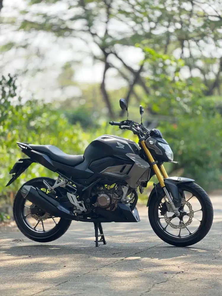 HONDA NEW CB 150R BLACK 2021 KM LOW PAJAK PANJANG FULL MULUS