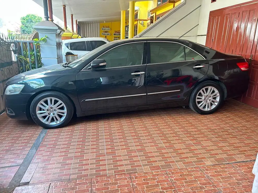 Dijual mobil camry 2.4v pribadi