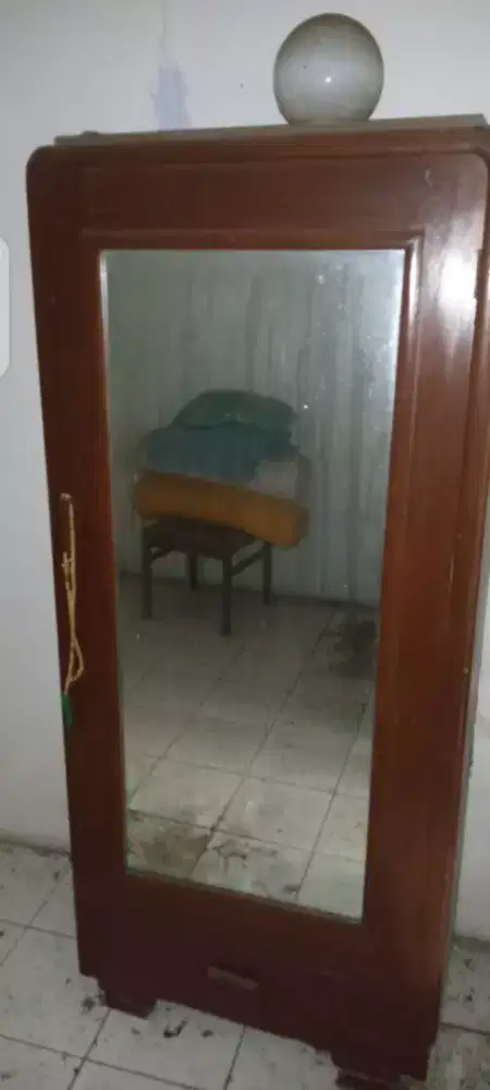 Meja/lemari jati lawasan