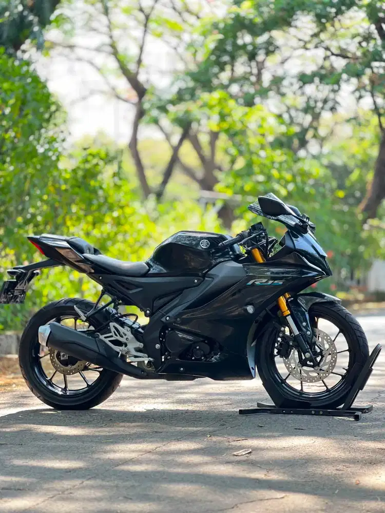 YAMAHA YZF R15 V4 HITAM 2023 KM 3K PAJAK PANJANG LIKE NEW