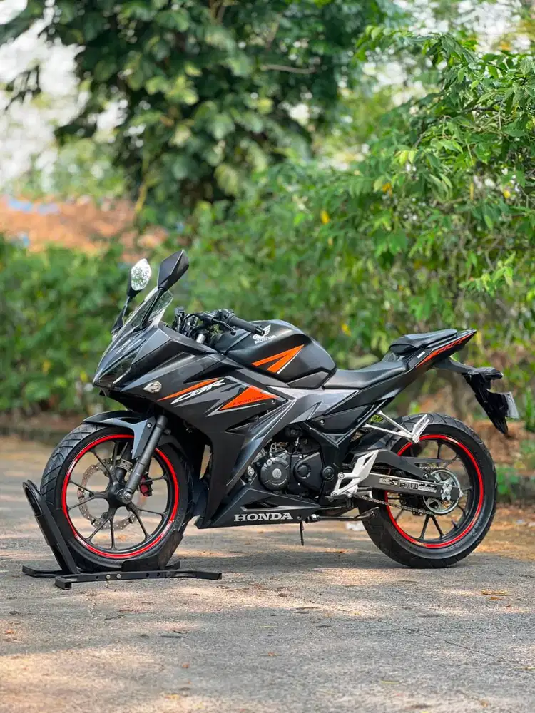 HONDA CBR150R OLD GREY 2019 KM RENDAH PAJAK PANJANG NO MINUS