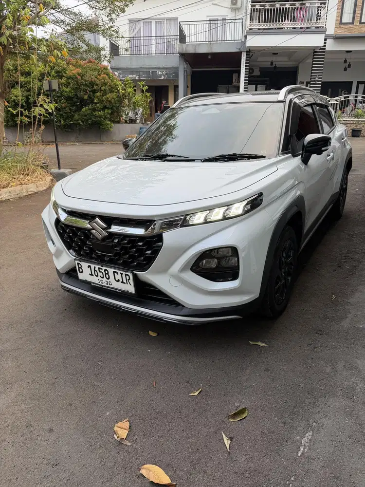 Suzuki fronx sgx hybrid two tone
