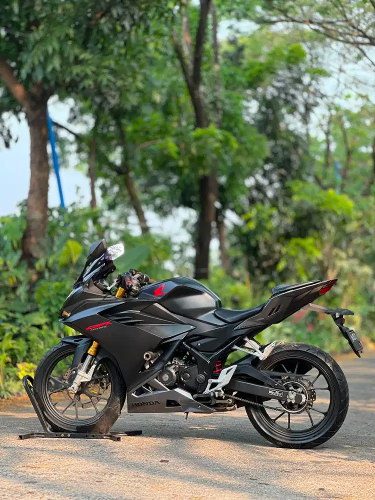 HONDA NEW CBR150R 2022 BLACK KM 7K PAJAK PANJANG SIAP HARIAN