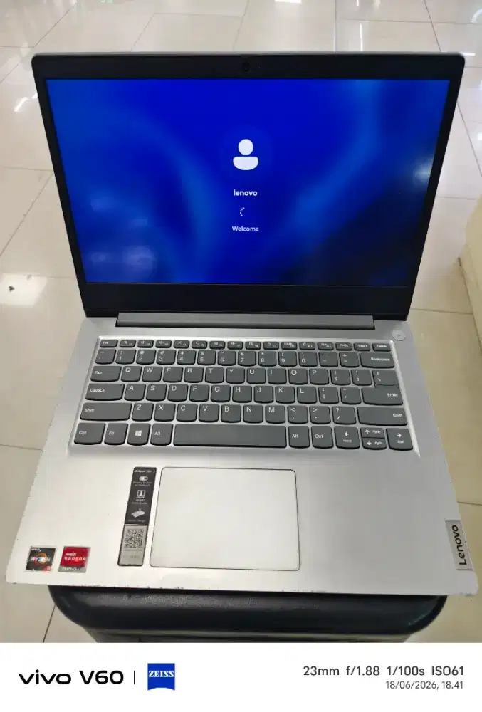 Lenovo idepad slim 3 81w0 Ryzen 3 3250u 8/512 NETT nego SKIP