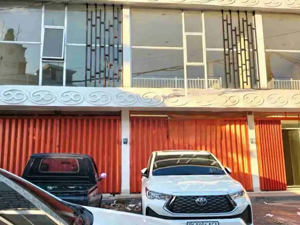 jual 1-3 ruko  di Raya utama Mahendradata Denpasar depan holland bakery