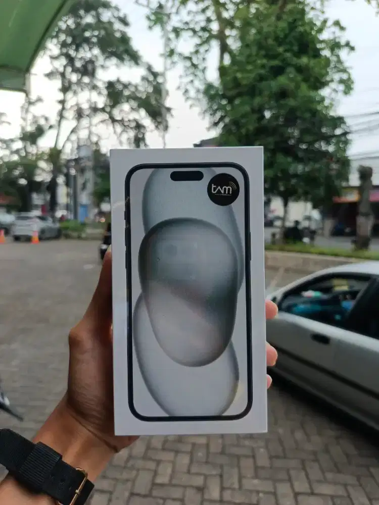 iPhone 15 128GB Free Adaptor 20W Cicilan 0% Garansi 1 Tahun Resmi New