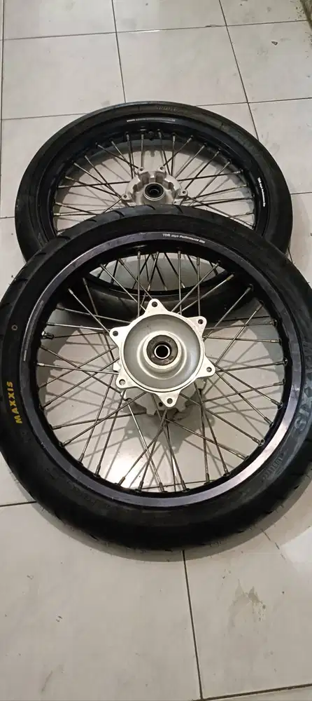 Velg  dan Ban Motor Honda CRF