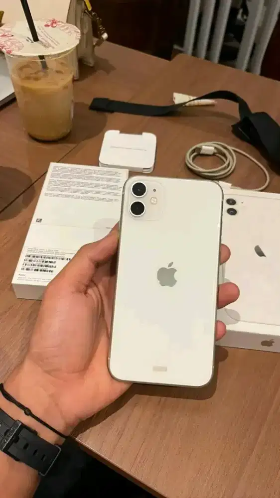 iPhone 11 64 putih iBox resmi nominus