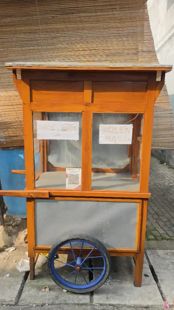 Gerobag dan etalase