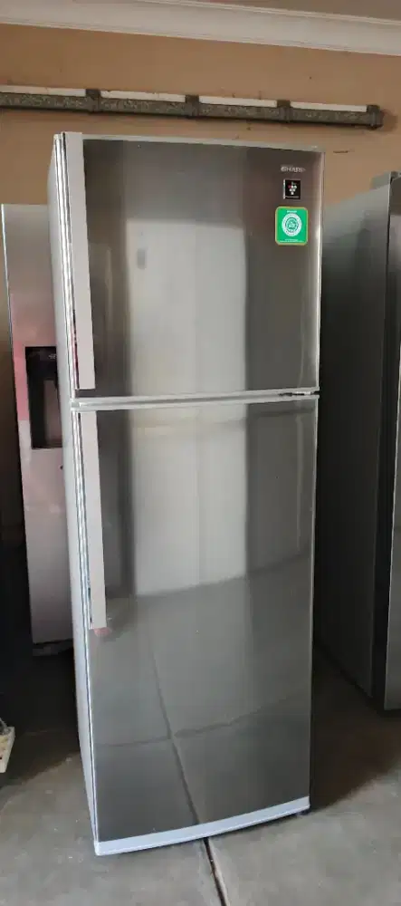 kulkas SHARP 2 pintu