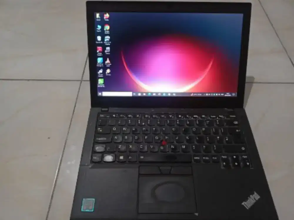 Lenovo thinkpad x260 i5 ssd 256gb ngebut